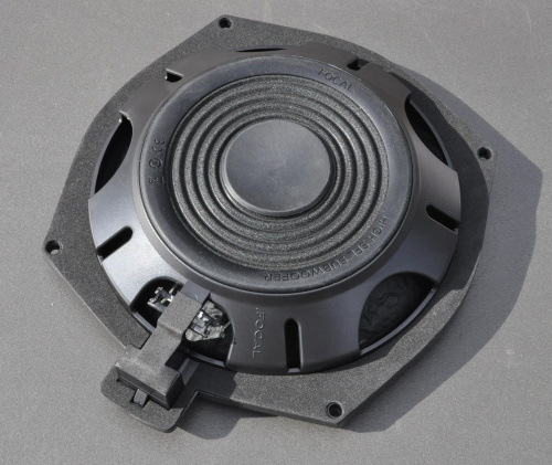 FOCAL ISUB BMW 2 A PAIR - 2 pcs UNDERSEAT SUBWOOFERS 2Ohm